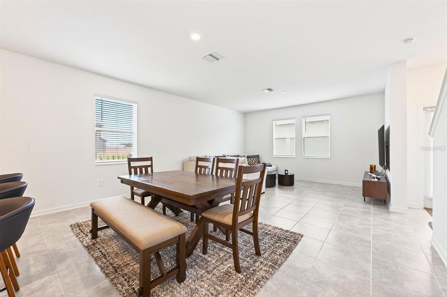 Furnished interior view inside a new home in Tohoqua, Kissimmee (Image 10).