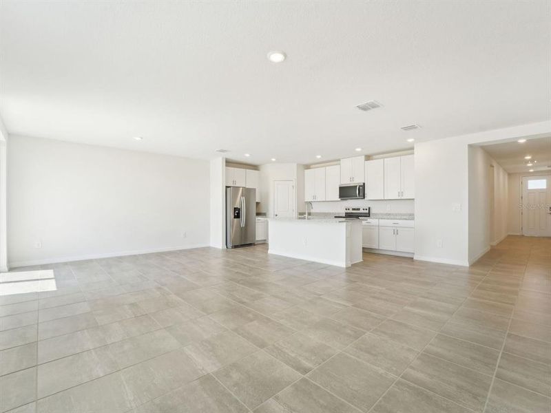 Spacious, unfurnished interior of a new home in Benton Hills - Classic Series, Brooksville (Image 30).