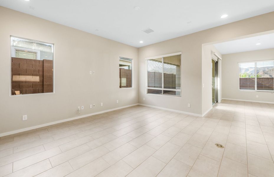 Spacious, unfurnished interior of a new home in Regent Hills - Meadow Series, Buckeye (Image 23). Spacious, unfurnished interior of a new home in Regent Hills - Meadow Series, Buckeye (Image 23).