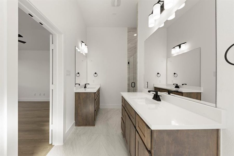 23. 1031 Gracious - Bath (5)