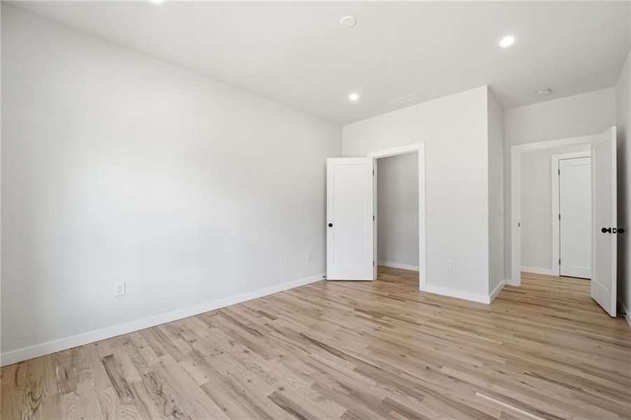 Spacious, unfurnished interior of a new home in , Scottdale (Image 43).