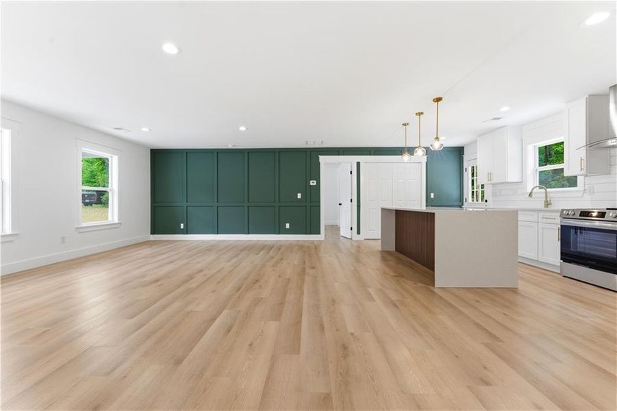 Spacious, unfurnished interior of a new home in , Cartersville (Image 25).