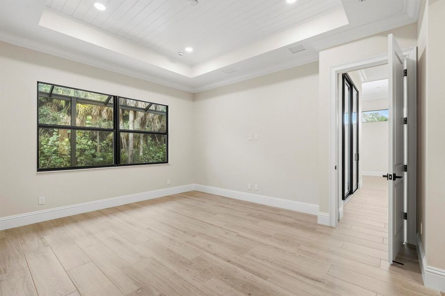 Spacious, unfurnished interior of a new home in Seaglass, Wabasso Beach (Image 23).