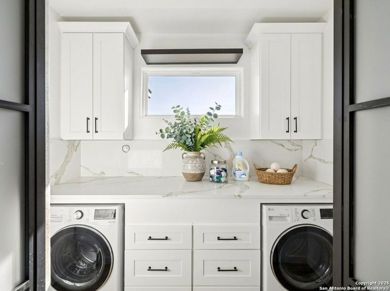 Close-up of interior finishes inside a home in , Floresville (Image 21).