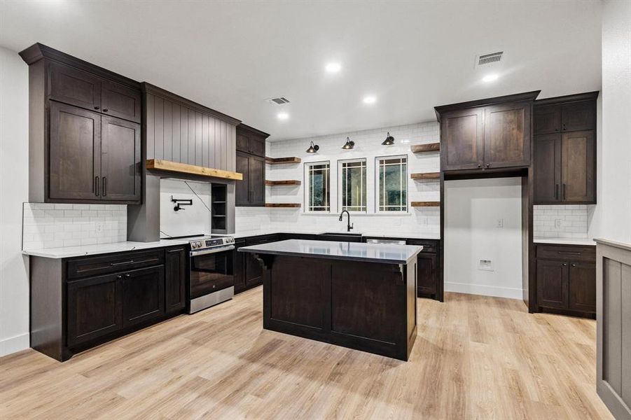 Furnished interior view inside a new home in , Bonham (Image 10).