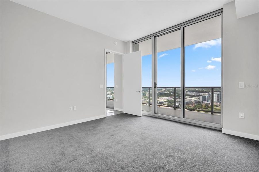 Spacious, unfurnished interior of a new home in , St. Petersburg (Image 52).