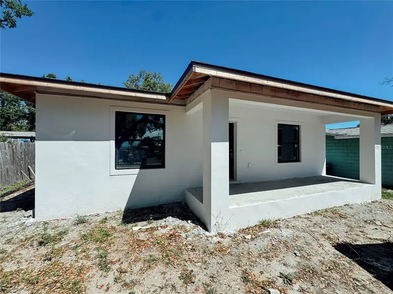 Exterior details and patio area of a home in , St. Petersburg (Image 4).