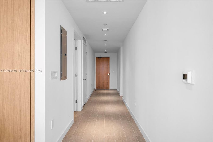 Spacious, unfurnished interior of a new home in , Miami Beach (Image 31).