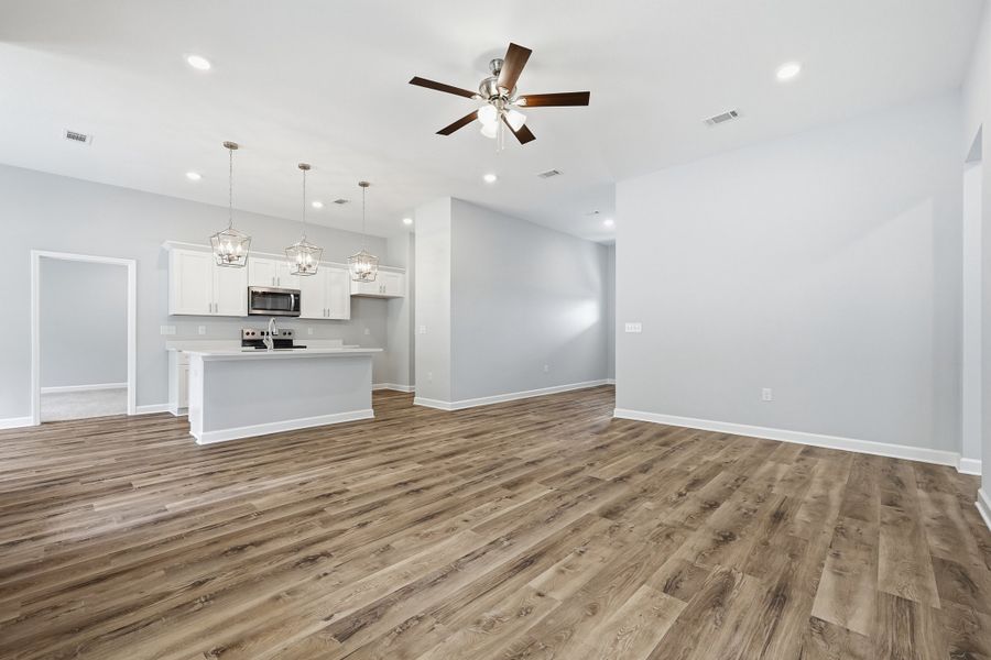 Spacious, unfurnished interior of a new home in Southern Charm, Crestview (Image 28).