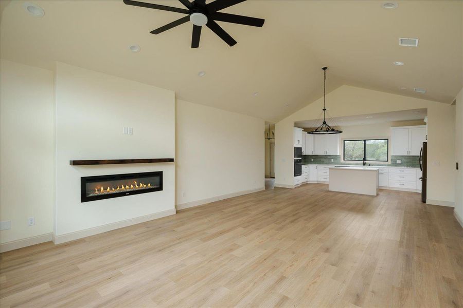Spacious, unfurnished interior of a new home in , Horseshoe Bay (Image 22).