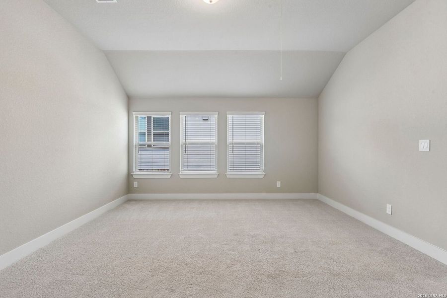 Spacious, unfurnished interior of a new home in Fox Falls, Boerne (Image 38). Spacious, unfurnished interior of a new home in Fox Falls, Boerne (Image 38).