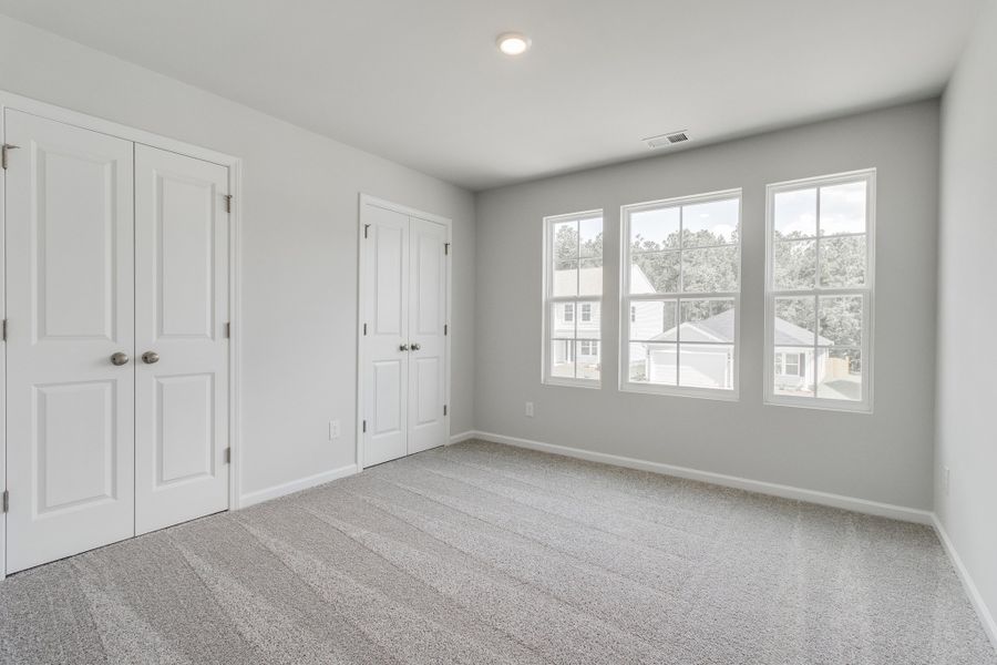 Spacious, unfurnished interior of a new home in Killians Crossing, Blythewood (Image 32).