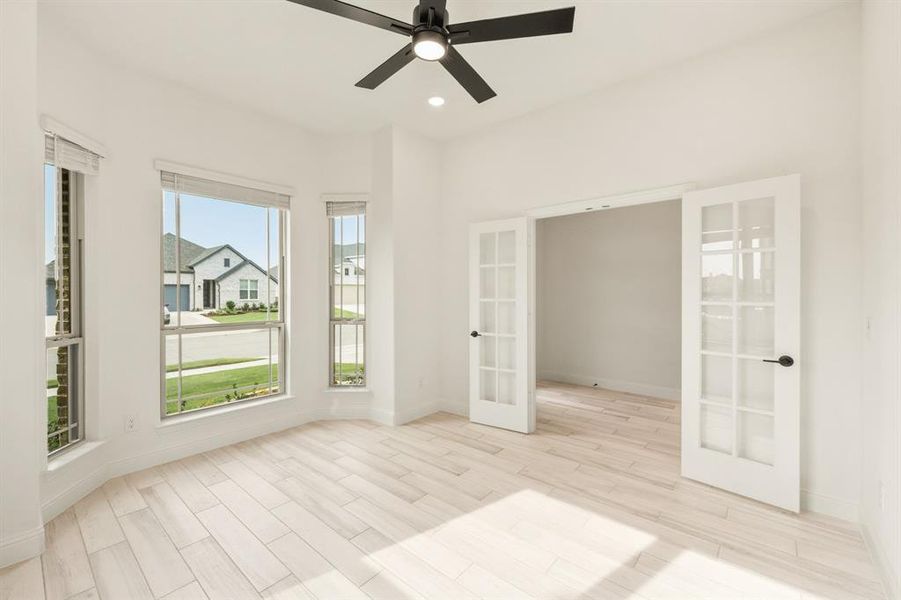 Spacious, unfurnished interior of a new home in West Crossing, Anna (Image 29).