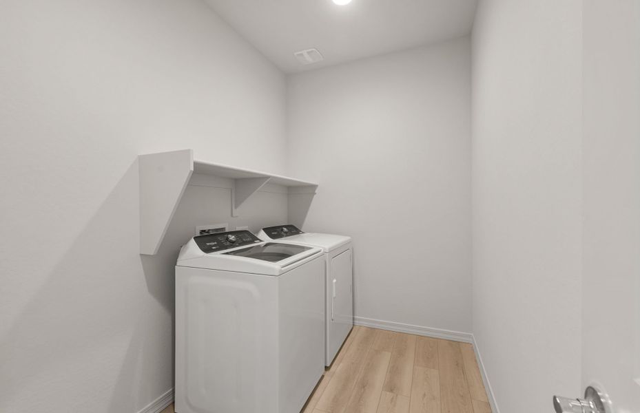 Close-up of interior finishes inside a home in Alamar, Avondale (Image 14).