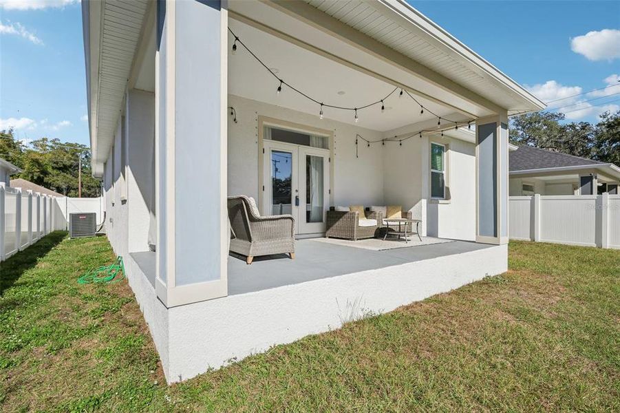 Exterior details and patio area of a home in , Tampa (Image 3).