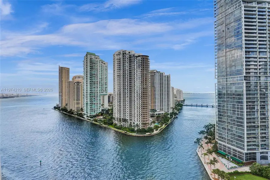 Condo located in Miami, FL showcasing its design and architecture (Image 3).