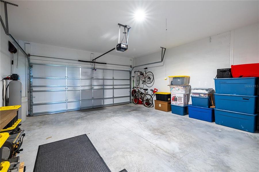 Spacious, unfurnished interior of a new home in Farm at Varrea, Plant City (Image 23).