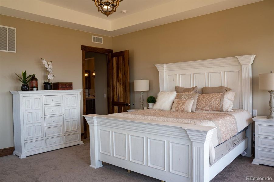 Furnished interior view inside a new home in , Glenwood Springs (Image 34).