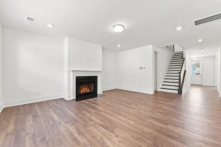 Spacious, unfurnished interior of a new home in , Ravenel (Image 29).