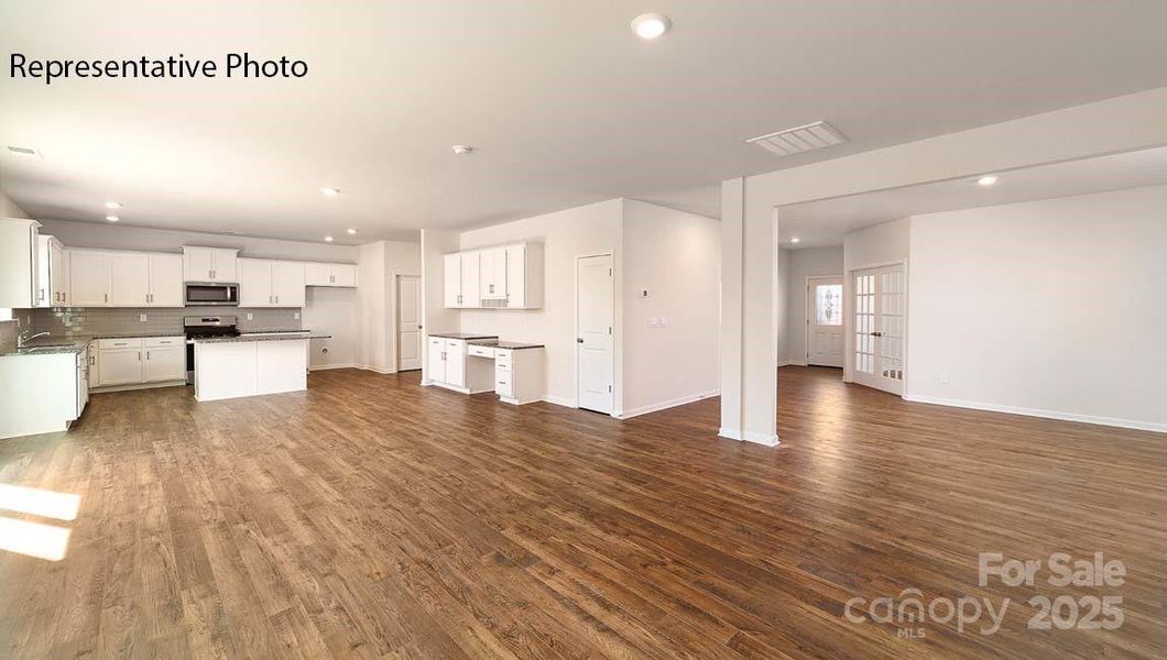 Spacious, unfurnished interior of a new home in Nolen Farm, Gastonia (Image 28).