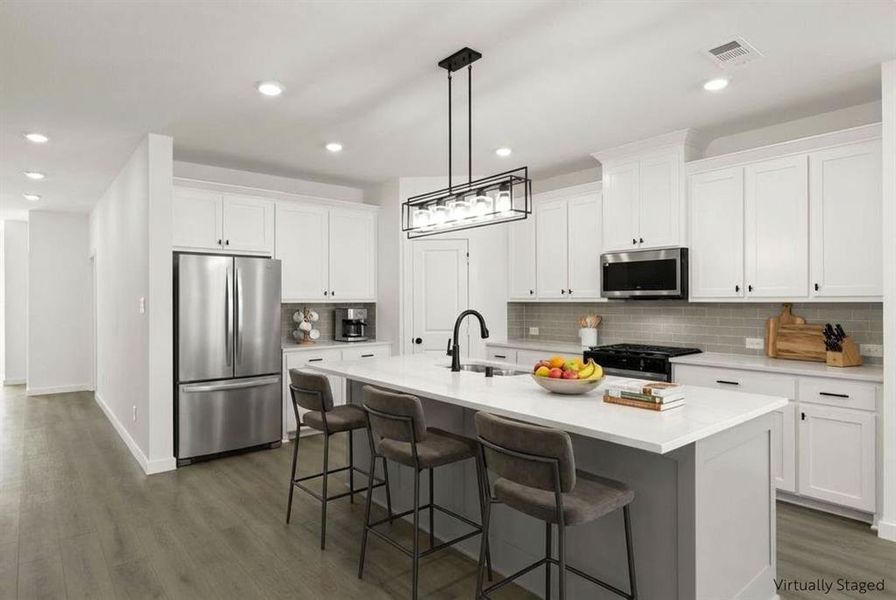 515 Sherwood dining kitchen vs Hickory (3)