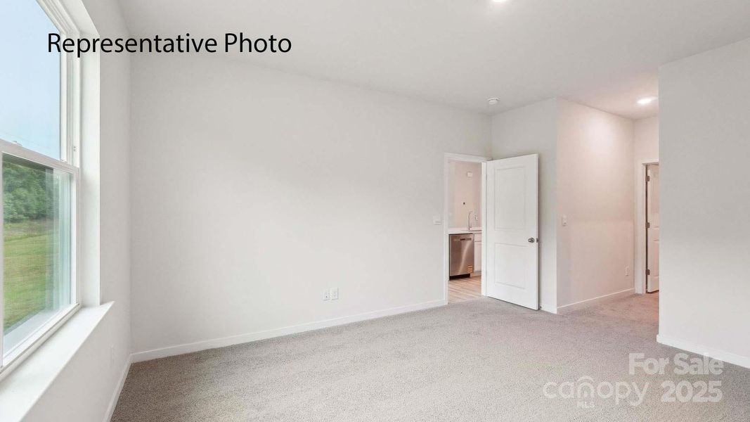 Spacious, unfurnished interior of a new home in Clark Creek Landing, Lincolnton (Image 18).