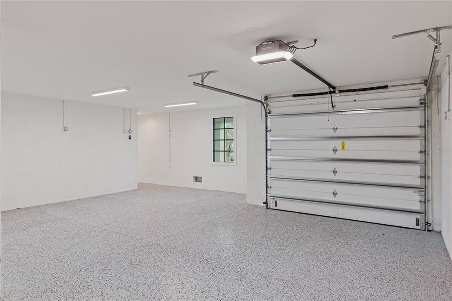 Spacious, unfurnished interior of a new home in , St. Petersburg (Image 59).