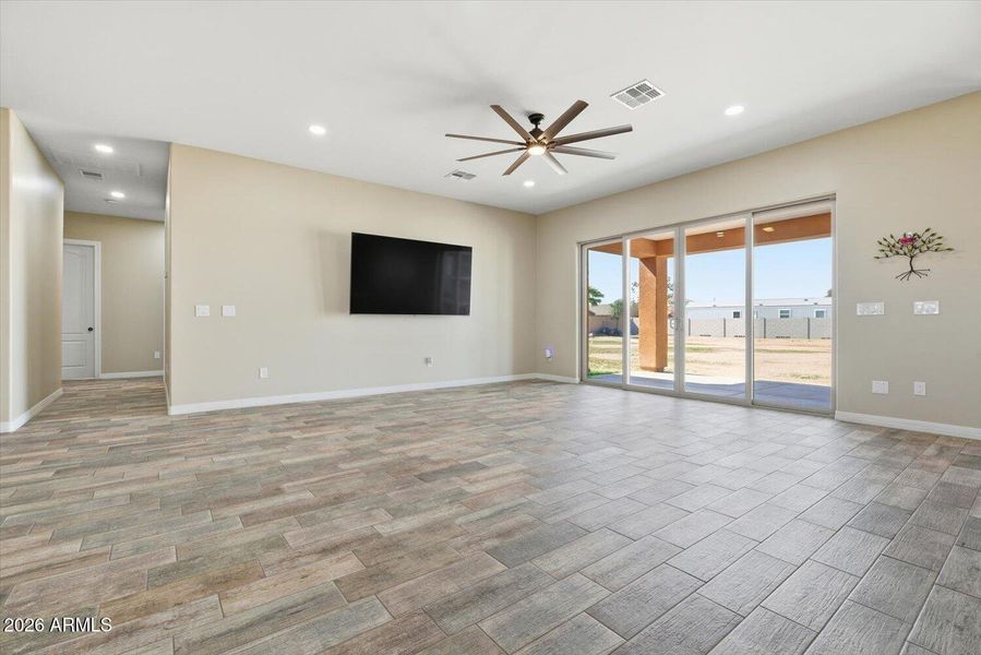 19-LivingRoom_4 19-LivingRoom_4