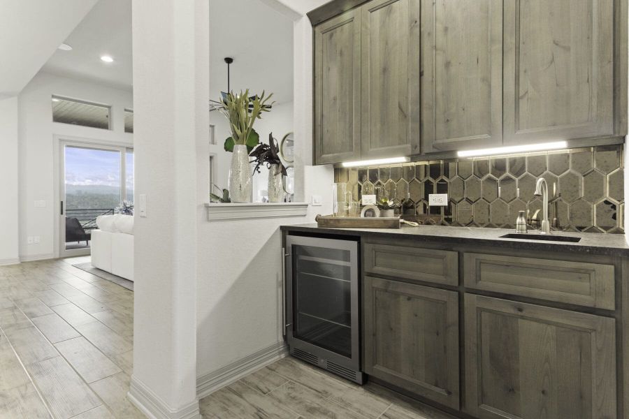 Wet bar in Ashlyn home at Belle Oaks, Bulverde TX