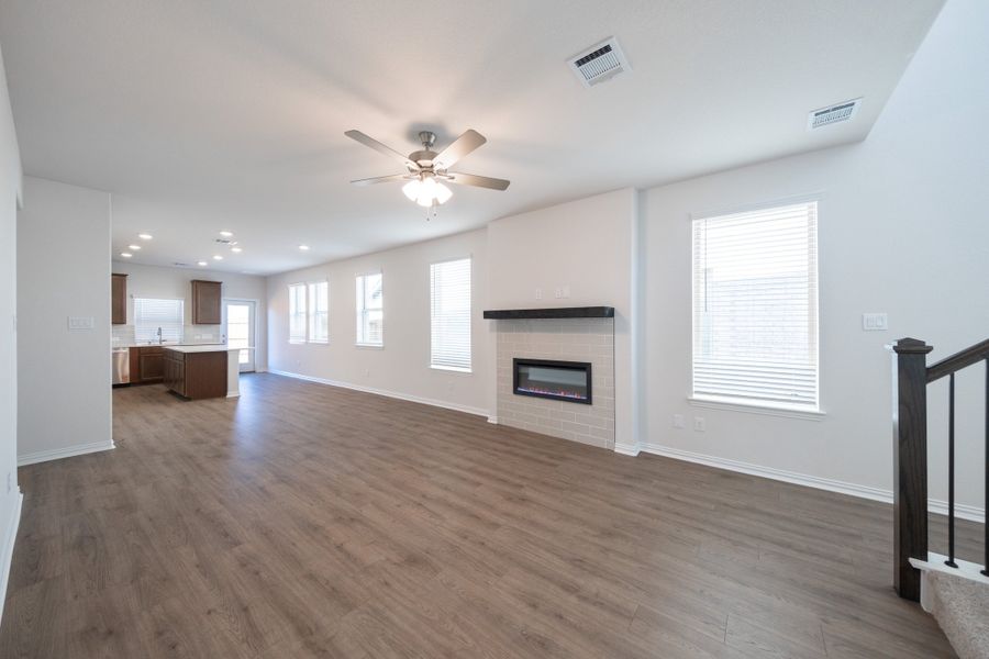 Spacious, unfurnished interior of a new home in Churchill, Anna (Image 20).