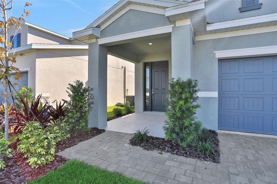 Exterior details and patio area of a home in Turnleaf, Punta Gorda (Image 21).