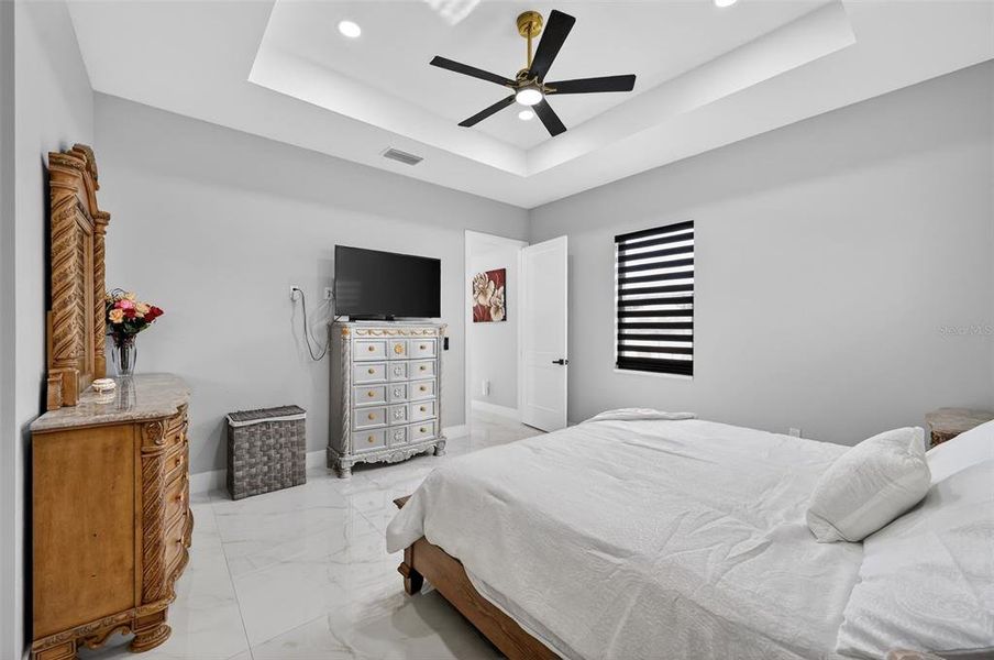 Furnished interior view inside a new home in , Lake Placid (Image 38).