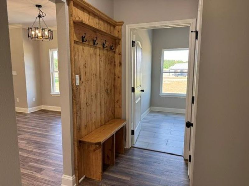 Spacious, unfurnished interior of a new home in , Yantis (Image 17).