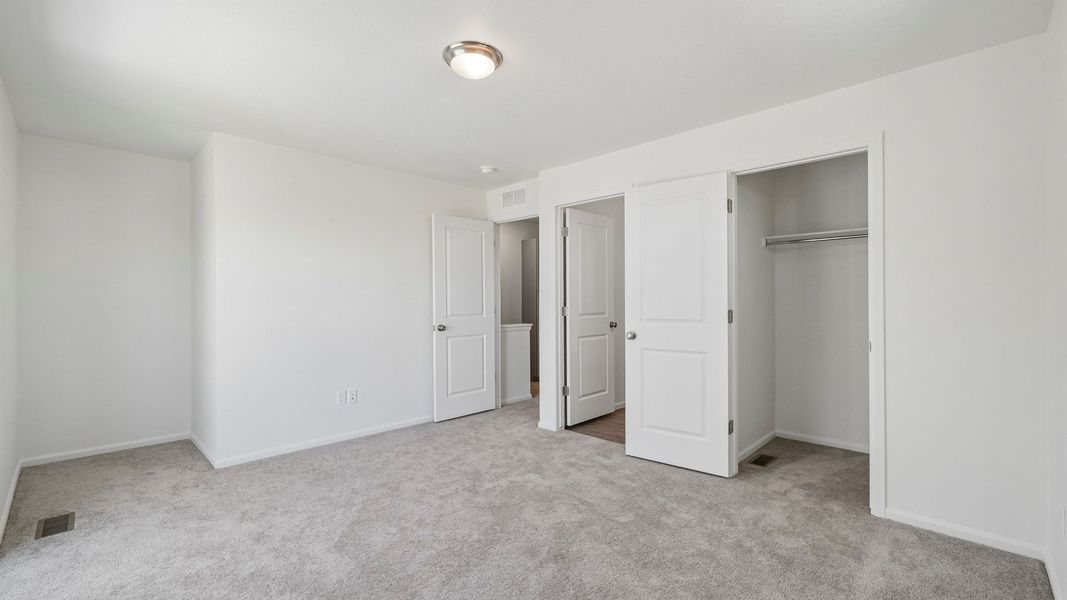 Spacious, unfurnished interior of a new home in Banning Lewis Ranch, Colorado Springs (Image 17).