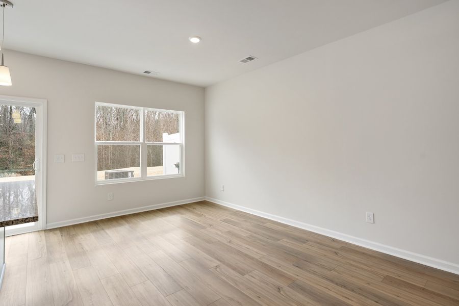 Spacious, unfurnished interior of a new home in Edwards Station, Taylors (Image 17).