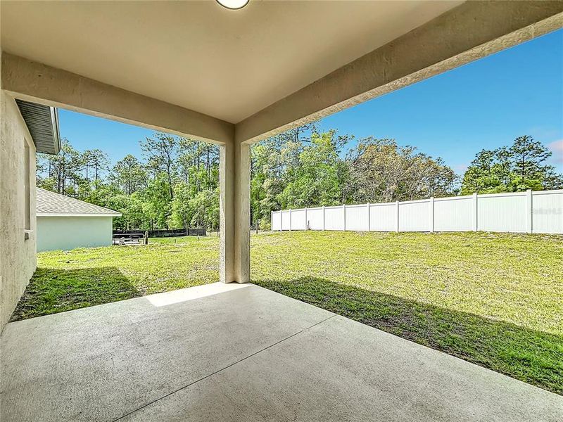 Exterior details and patio area of a home in , Citrus Springs (Image 25).