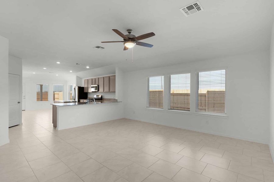 Spacious, unfurnished interior of a new home in Briarwood, Elgin (Image 12).