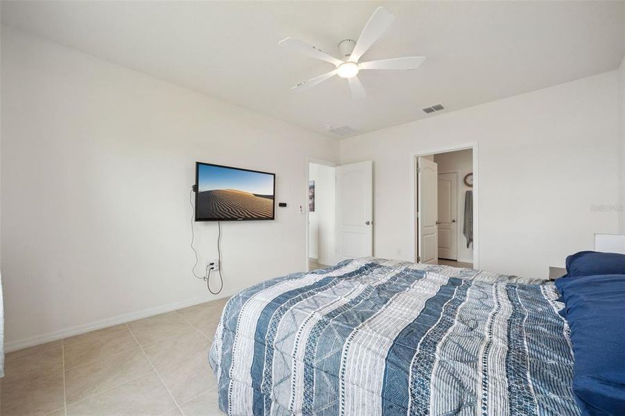 Furnished interior view inside a new home in Buena Lago, St. Cloud (Image 15).