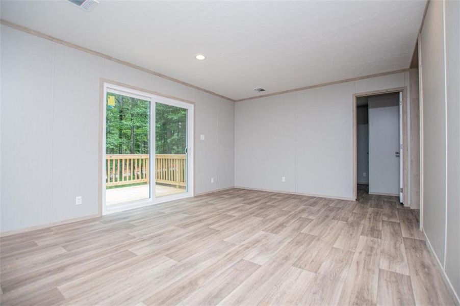 Spacious, unfurnished interior of a new home in , Temple (Image 59).
