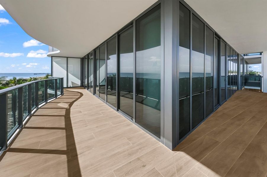 42 Balcony 06 42 Balcony 06