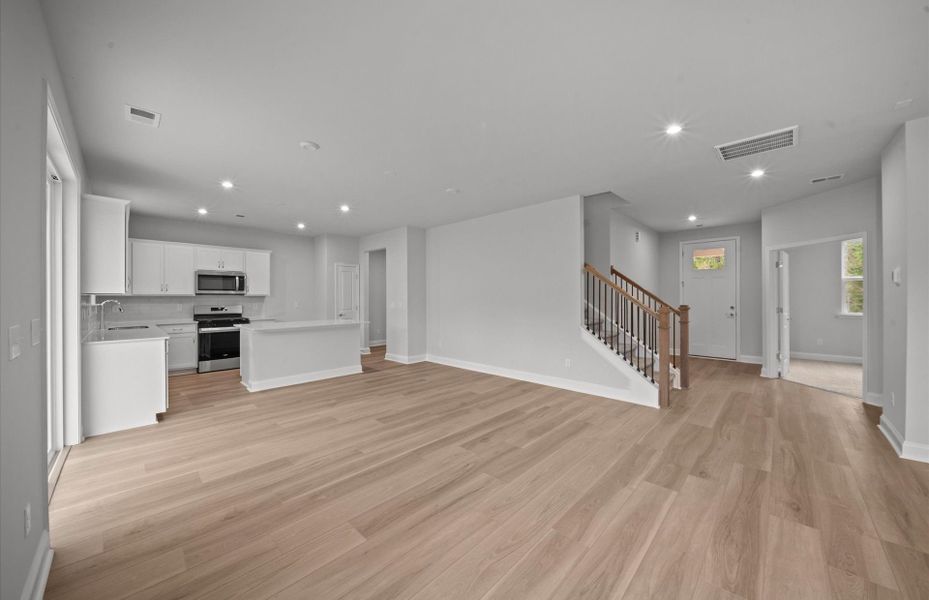 Spacious, unfurnished interior of a new home in Sweetwater Hills, Moore (Image 29).