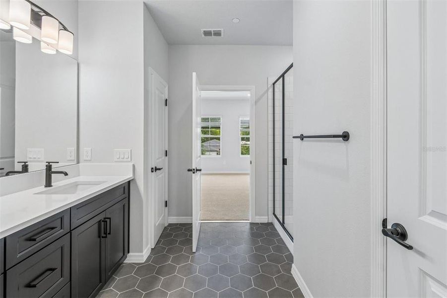 Furnished interior view inside a new home in , Orlando (Image 12).