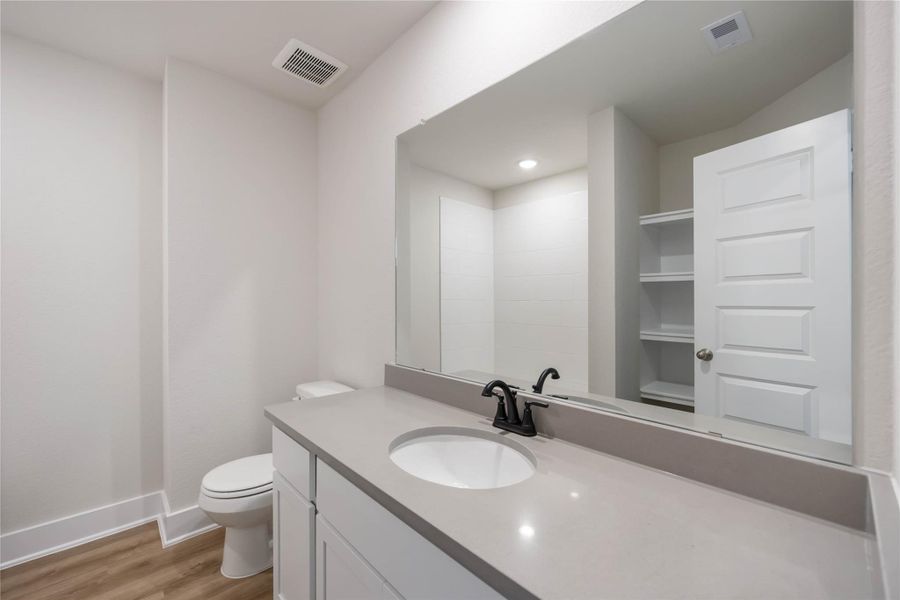 Furnished interior view inside a new home in Alicante, Houston (Image 9). Furnished interior view inside a new home in Alicante, Houston (Image 9).