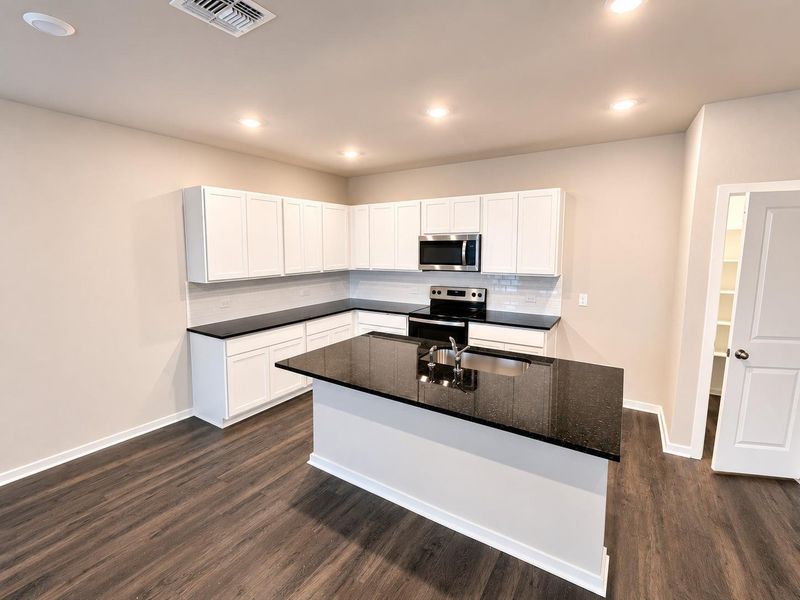 Light & Bright Open Concept Kitchen Light & Bright Open Concept Kitchen
