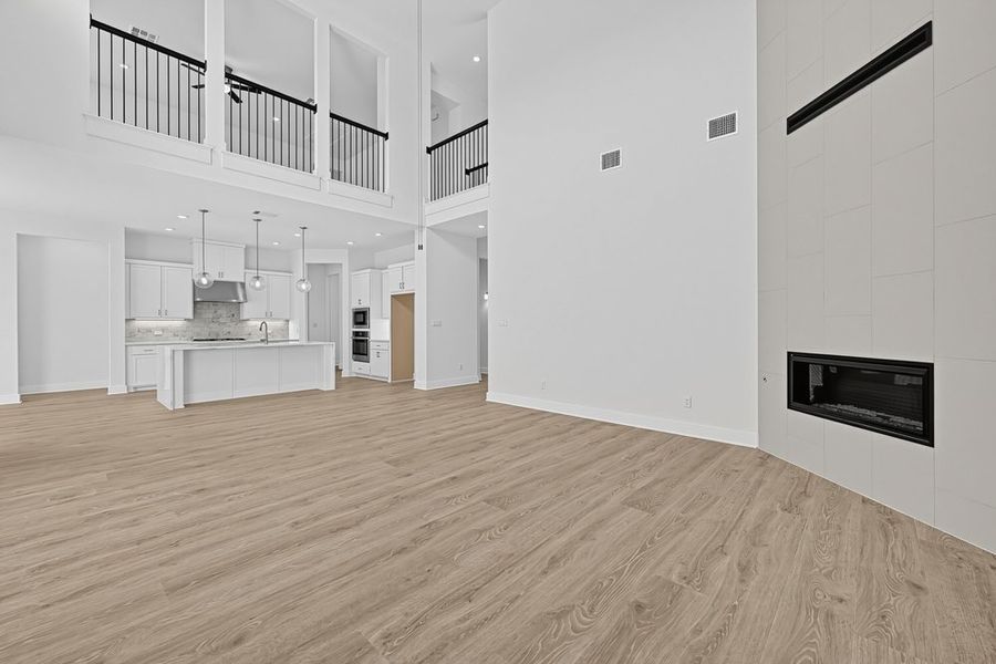 Spacious, unfurnished interior of a new home in Travisso, Leander (Image 10).