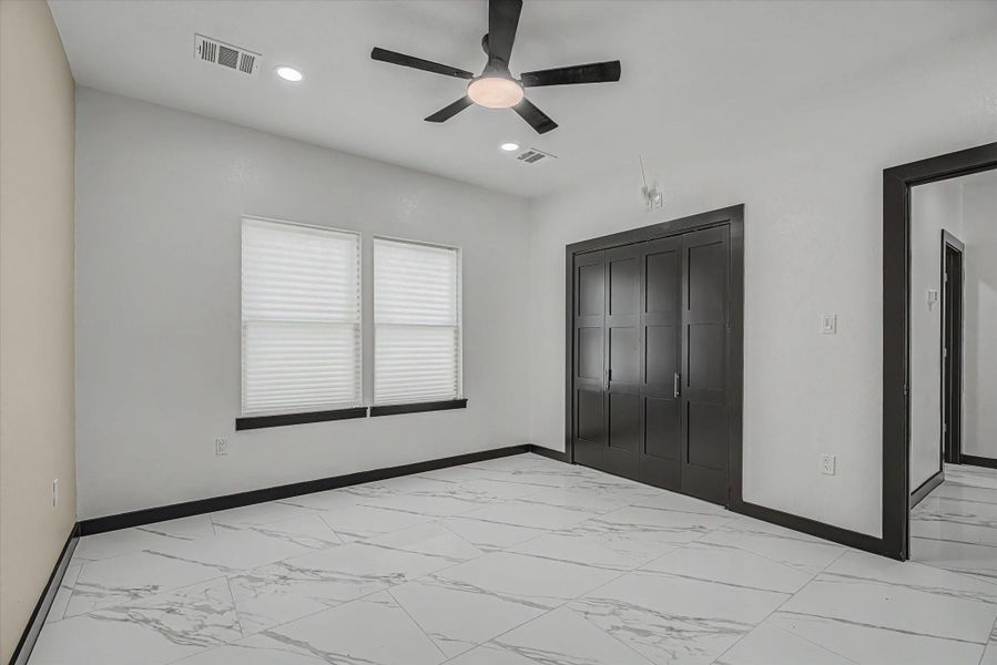 Spacious, unfurnished interior of a new home in , Houston (Image 27).