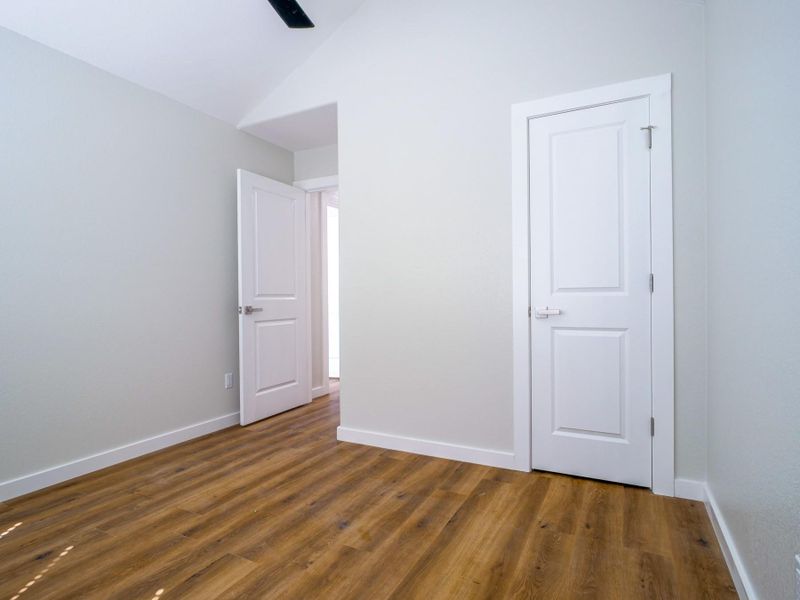 Spacious, unfurnished interior of a new home in , Granite Shoals (Image 27).