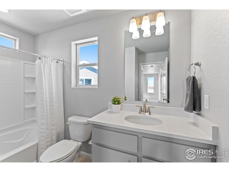 Furnished interior view inside a new home in Thompson River Ranch, Johnstown (Image 7). Furnished interior view inside a new home in Thompson River Ranch, Johnstown (Image 7).