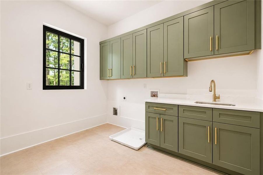 Furnished interior view inside a new home in , Alpharetta (Image 14).