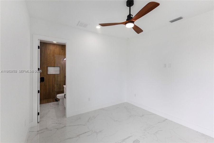 Spacious, unfurnished interior of a new home in , Cape Coral (Image 21).